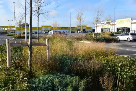 Savart Paysage – paysagiste urbaniste – urbaniste - paysagiste marne - paysagiste urbaniste marne - zone commerciale - paysagiste concepteur marne - parking – aménagement paysager parking - biodiversité – cycle naturel – perméabilité – ilot de fraîcheur -