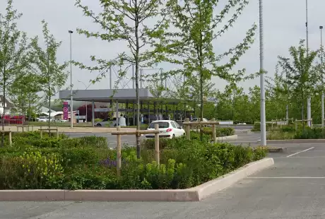 Savart Paysage – paysagiste urbaniste – urbaniste - paysagiste marne - paysagiste urbaniste marne - zone commerciale - paysagiste concepteur marne - parking – aménagement paysager parking - biodiversité – cycle naturel – perméabilité – ilot de fraîcheur -